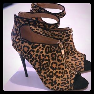 Leopard print ankle strap - worn once